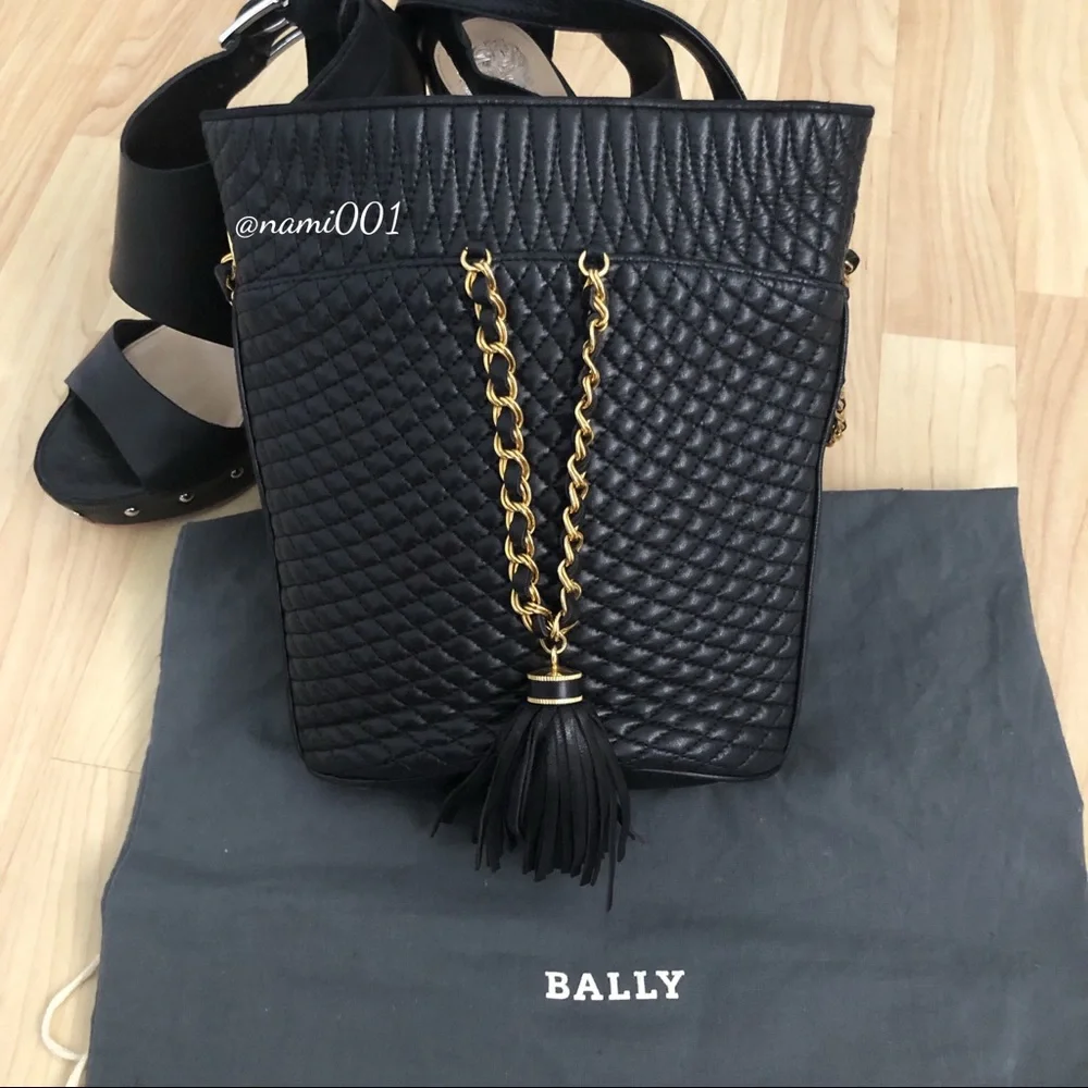 Vintage Bally Quilted Lambskin Shoulder Bag EUC - Picture 2 of 12